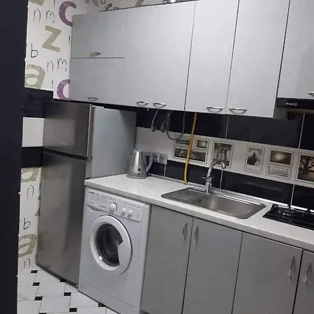 студія подобово 1 Apartamento *